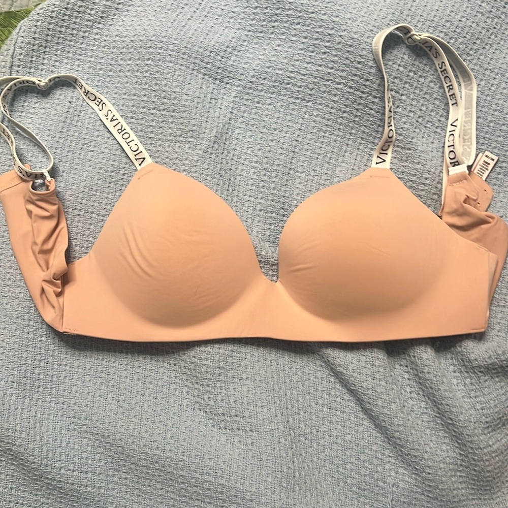 Nwt Victoria’s Secret bra size 36c
